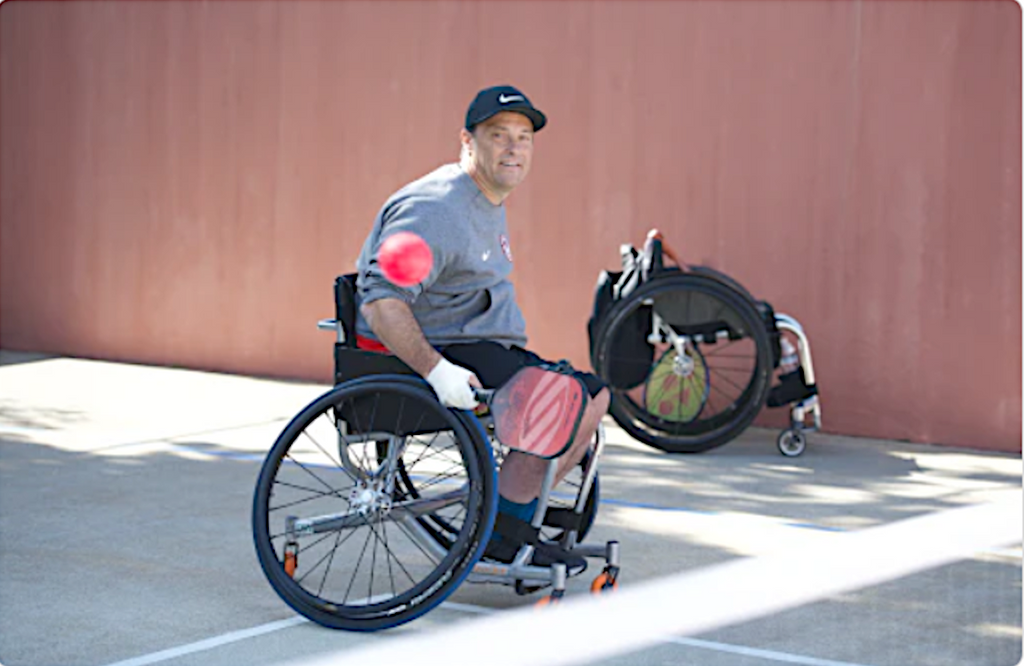 Understanding the differences between standing and wheelchair pickleball