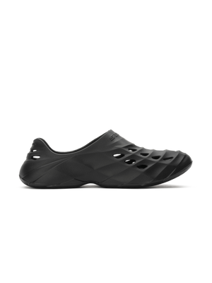Side view of Selkirk Sport Renew Pickleball Recovery Shoe showing black molded EVA slip on with ventilation cutouts